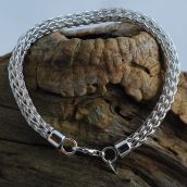3-axis loop-in-loop bracelet